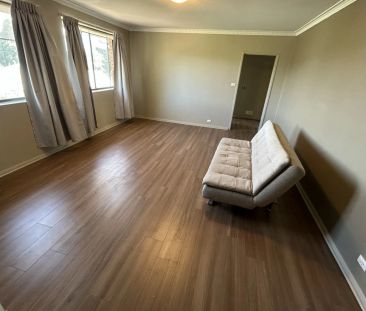 Gippsland Street 3 bedroom unit on 12 month lease. - Photo 1