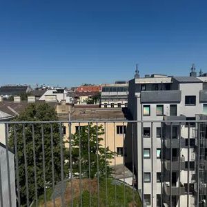 Erstbezug: City-Penthouse Dachgeschosswohnung mit 12 m² Balkon und Blick über Wien - Photo 1