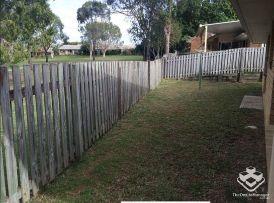 Warm & Low-Maintenance Family Home â 3 Bed | 1 Bath | A/C | Fully Fenced Yard | Garage - Photo 1