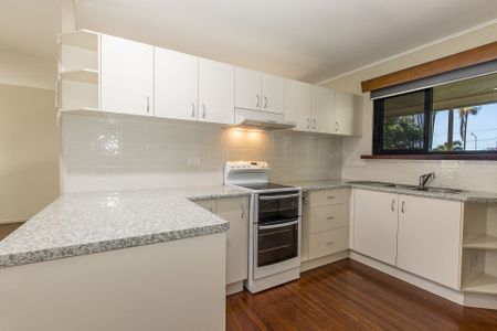 25 Payne Street, Mount Louisa - Photo 3