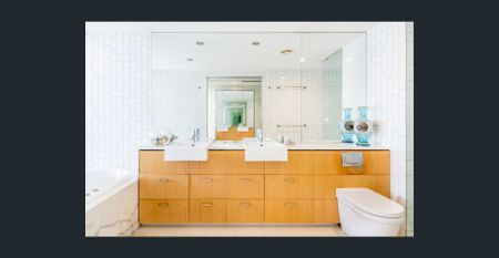 Stunning Beachfront Apartment - 2 bed, 2 bath, 2 car - Photo 3