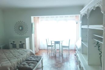 Quarto individual com wc privado em Telheiras