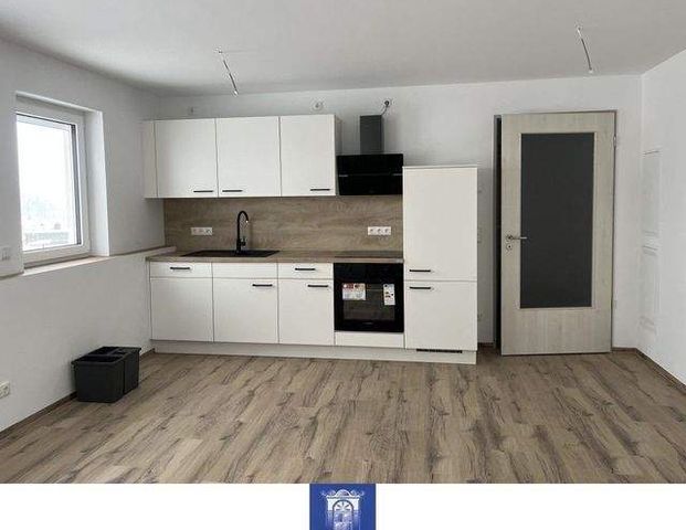 Charmante 2-Zimmerwohnung unterm Dach! Erstbezug nach hochwertiger Sanierung! - Foto 1