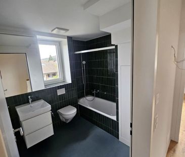 Modernes 5.5-Zimmer-Reihenhaus mit Garten in Ettingen - Erstbezug - Photo 3