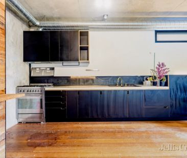2 Bed, 1 Bath - Photo 4
