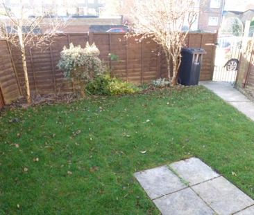 2 bedroom terraced house to rent - Photo 2