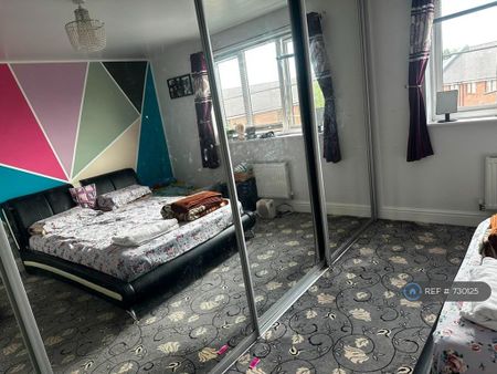 4 bedroom terraced house to rent - Photo 5