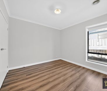 Perfectly Positioned!!! - Photo 6