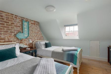 2 bedroom semi-detached house to rent - Photo 4