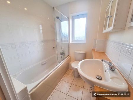 2 bedroom flat to rent - Photo 4