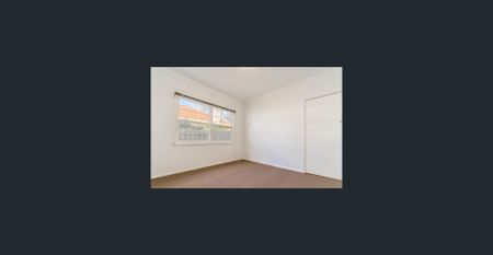 Cute Cottage in Top Location! - Photo 3