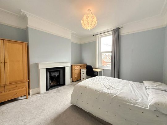 4 bedroom terraced house to rent - Photo 1