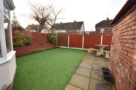 3 bedroom semi-detached house to rent - Photo 5