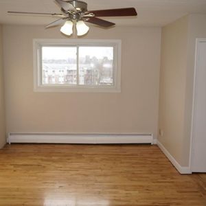 2 1/2 À Louer - Photo 2