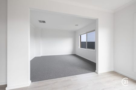 Contemporary Living - Photo 4