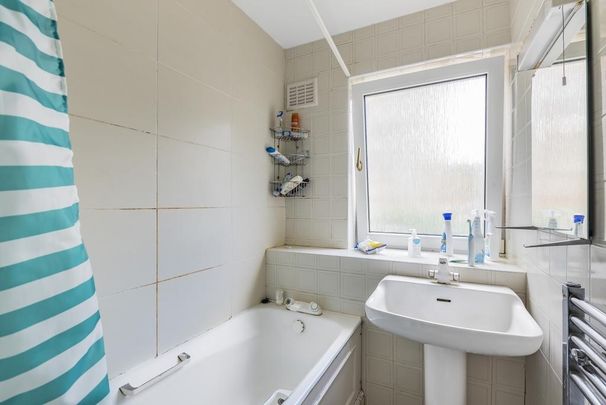 3 bedroom flat to rent - Photo 1
