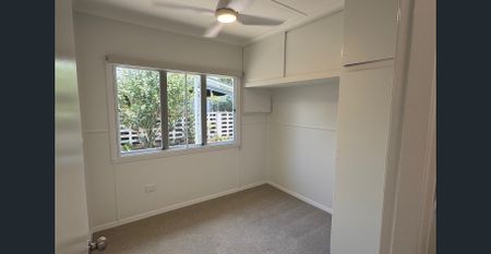 Beautifully Renovated 3-Bedroom Home in Riverside Yeronga - Photo 4