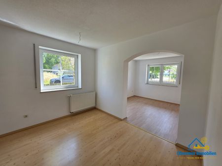 Top gepflegte, sofort bezugsfertige Doppelhaushälfte mit Garage in absolut ruhiger Lage - Photo 2