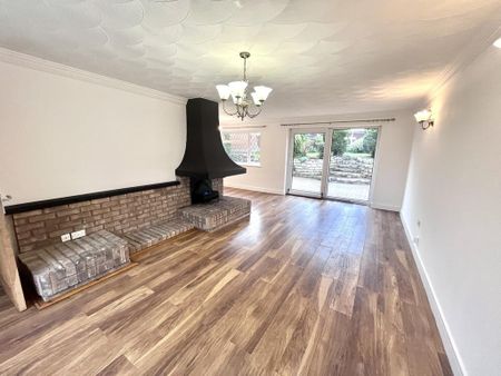 3 bedroom detached house to rent - Photo 4