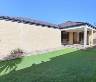 Charming Home in Baldivis - Photo 6