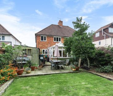 4 bedroom semi-detached house to rent - Photo 2