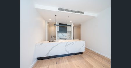 Picture perfect contemporary living, opposite Town Beach - Photo 4