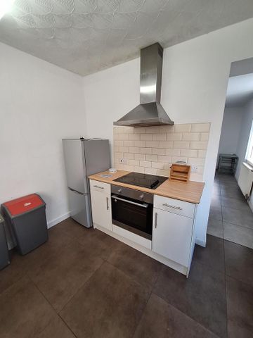 5 bedroom house to rent - Photo 2