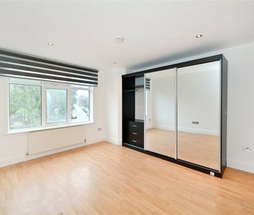 Etchingham Park Road, London, N3 studio to rent - Photo 4