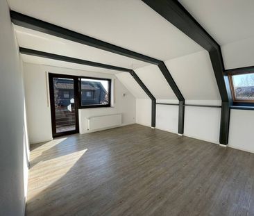 Beckum-Süden: Helle Dachgeschosswohnung mit Südbalkon - Photo 4