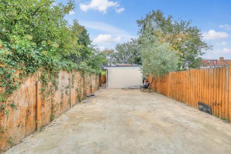 4 bedroom terraced house to rent - Photo 4