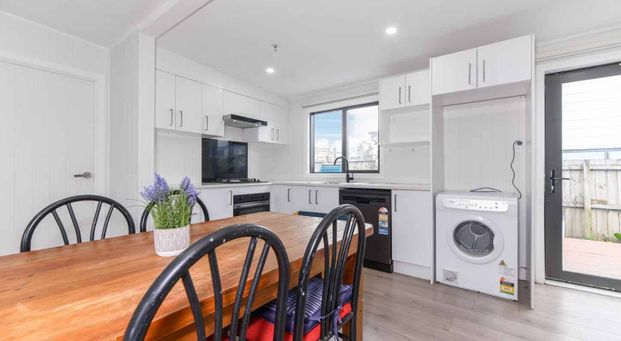 Easy Living in Papakura Ã¢ÂÂ 3 Bedroom Home with Outdoor Flow - Photo 1