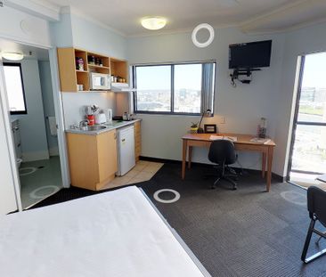 Studio in the CBD with views - Photo 6