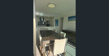 Luxury Apartment In the Heart of Main Beach-HALF FLOOR - Photo 5