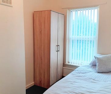 Room in a Shared House, Gray Street, L20 - Photo 5