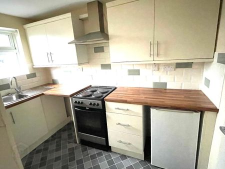 43 The Roddens, Larne, BT40 1QL - Photo 2
