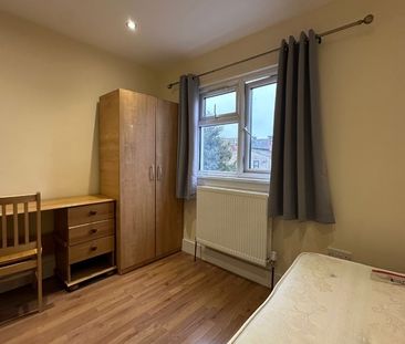 Room in a Shared Flat, Leslie Road, E11 - Photo 5