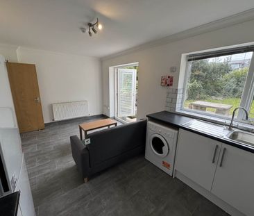 Flat 2 43 Richmond Road, Roath, Cardiff - Photo 1