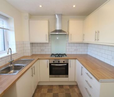 2 bedroom terraced house to rent - Photo 4