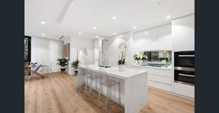 Exclusive Toorak Living: Luxury Two-Bedroom Apartment, Fully Furnished - Photo 3