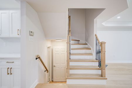 For Lease - 119 Glenashton Drive, Oakville, Ontario - Photo 2