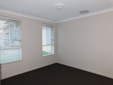 Modern Family Home - Photo 2