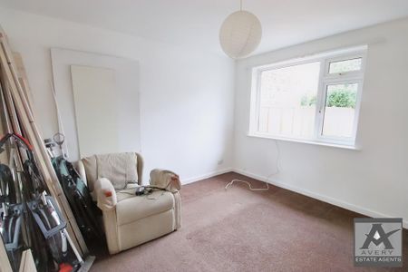 2 bedroom semi-detached bungalow to rent - Photo 5