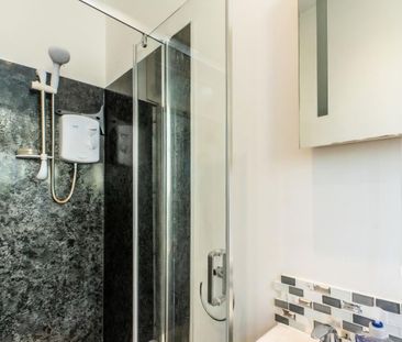 1 Bed Flat, Pelham Crescent, NG7 - Photo 3