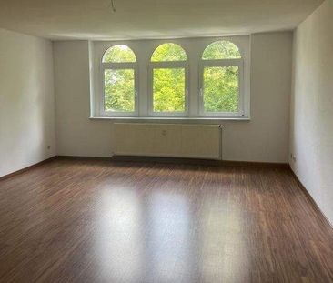 Individuelle Wohlfühlwohnung unterm Dach! Hofseitiger Balkon und to... - Foto 1