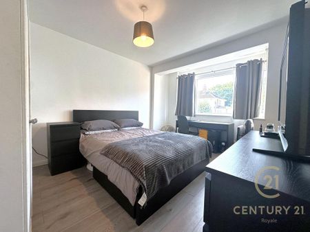 4 bedroom terraced house to rent - Photo 4