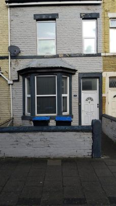 3 bedroom flat to rent - Photo 1