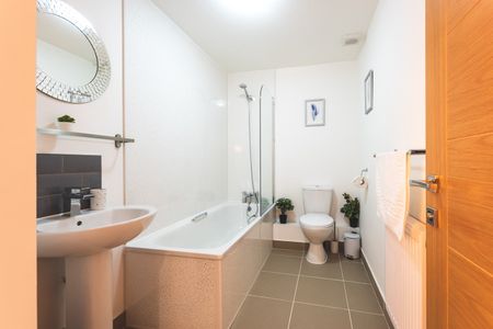 2 Bed Flat, Atlantic Mansions, SO14 - Photo 3