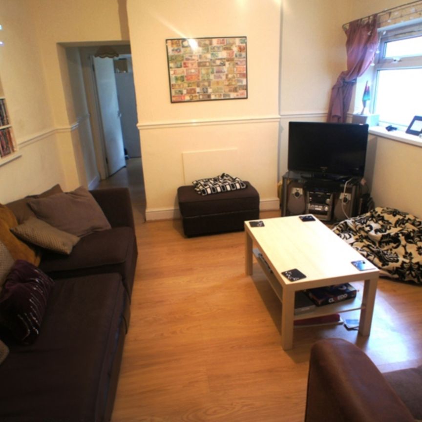St Peters Street, Roath - Photo 1