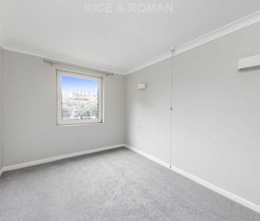 1 bedroom retirement property to rent - Photo 6