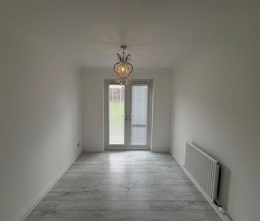4 bedroom detached house to rent - Photo 3